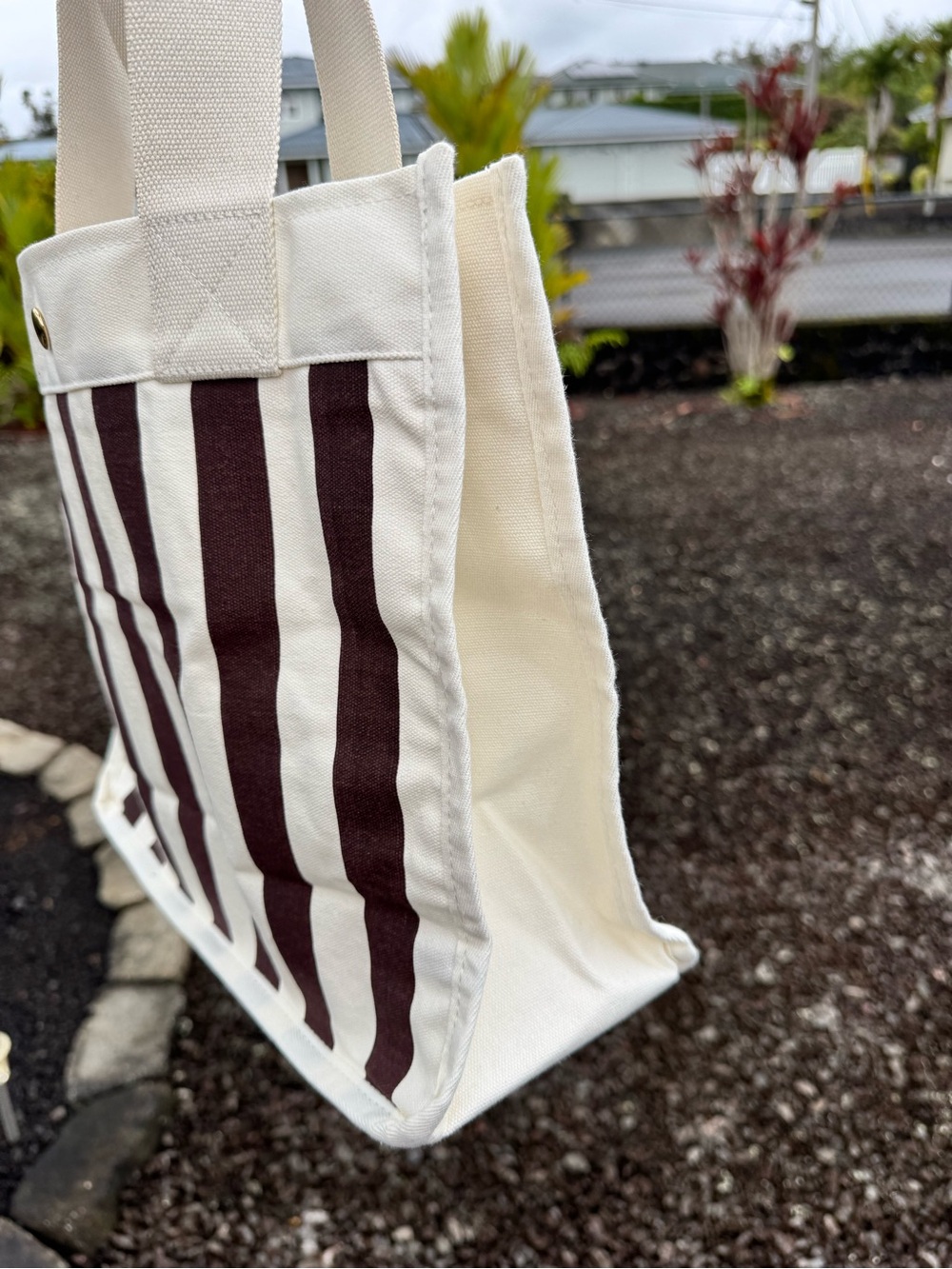 Henri Bendel NWT CHenri Bendel Canvas A-List Tote GWP Brown Stripe Logo Tote Bag - Picture 7 of 8